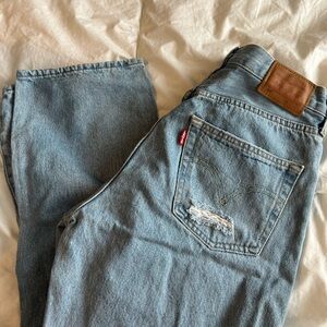 LEVI’S